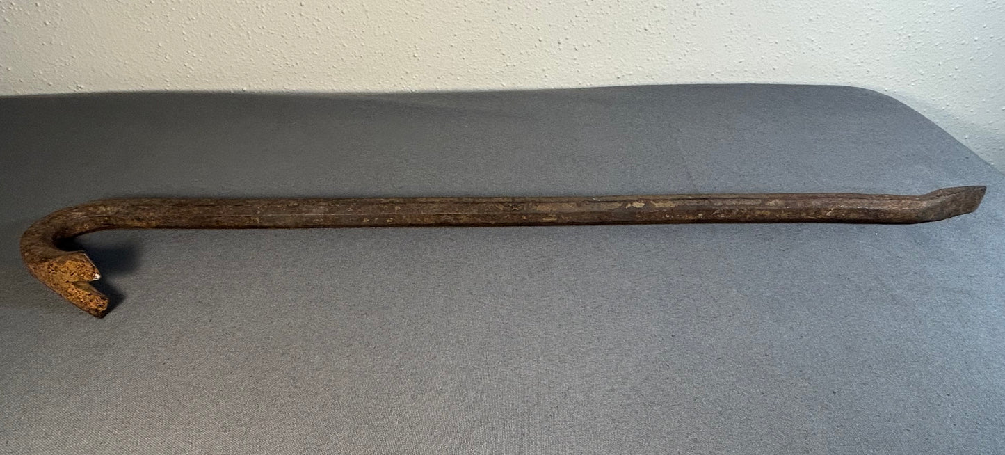 Circa 1900 American Primitive Hand-Forged Wrought Iron Gooseneck Wrecking Pry Bar