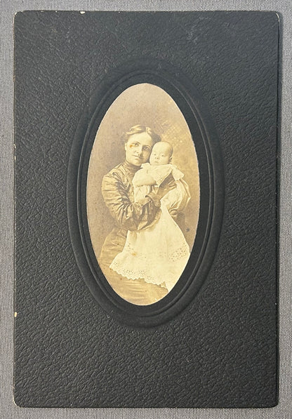 Lot of 4 Late 19th Century American Victorian Cabinet Card/Studio Print Portrait Photographs
