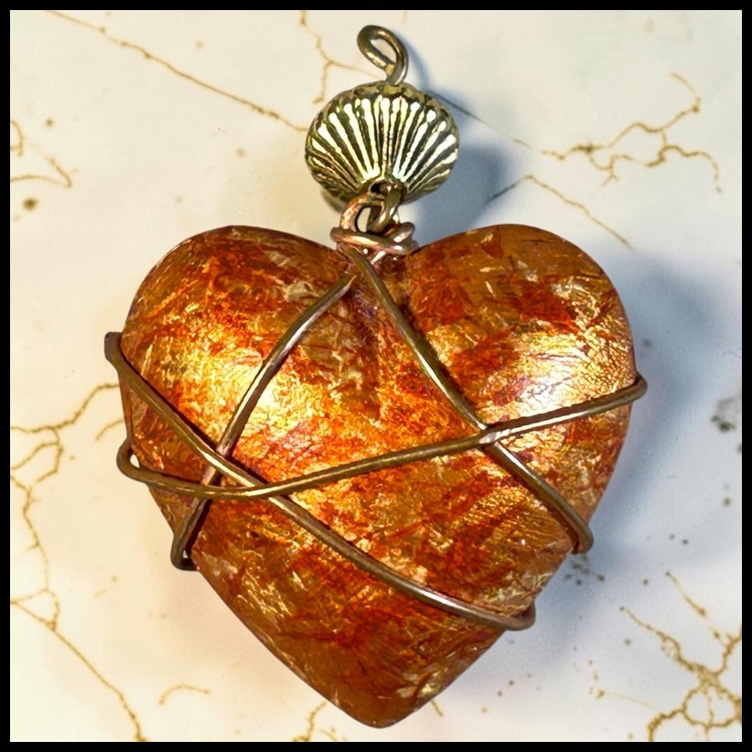 Vintage American Handcrafted Mottled Metallic Texture Plastic/Wire Wrapped Puffy Heart Pendant (20th Century)