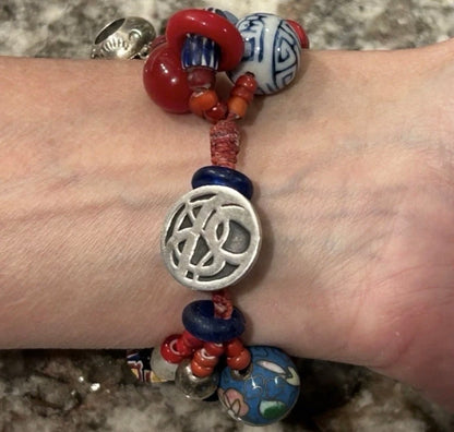 Vintage 1980’s American Beverly E. & Catherine Loane Studio Art Jewelry Boho-Chic Double-Wrap Beaded/Charm Bracelet (California)