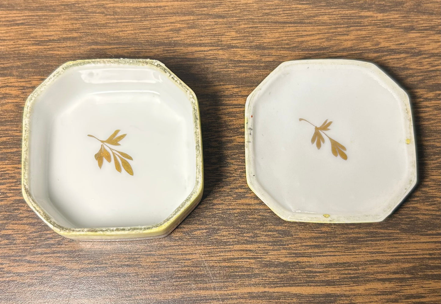Early 20th Century French Limoges Porcelain Hand-Painted Gilded Floral Motifs Octagonal Lidded Trinket Box