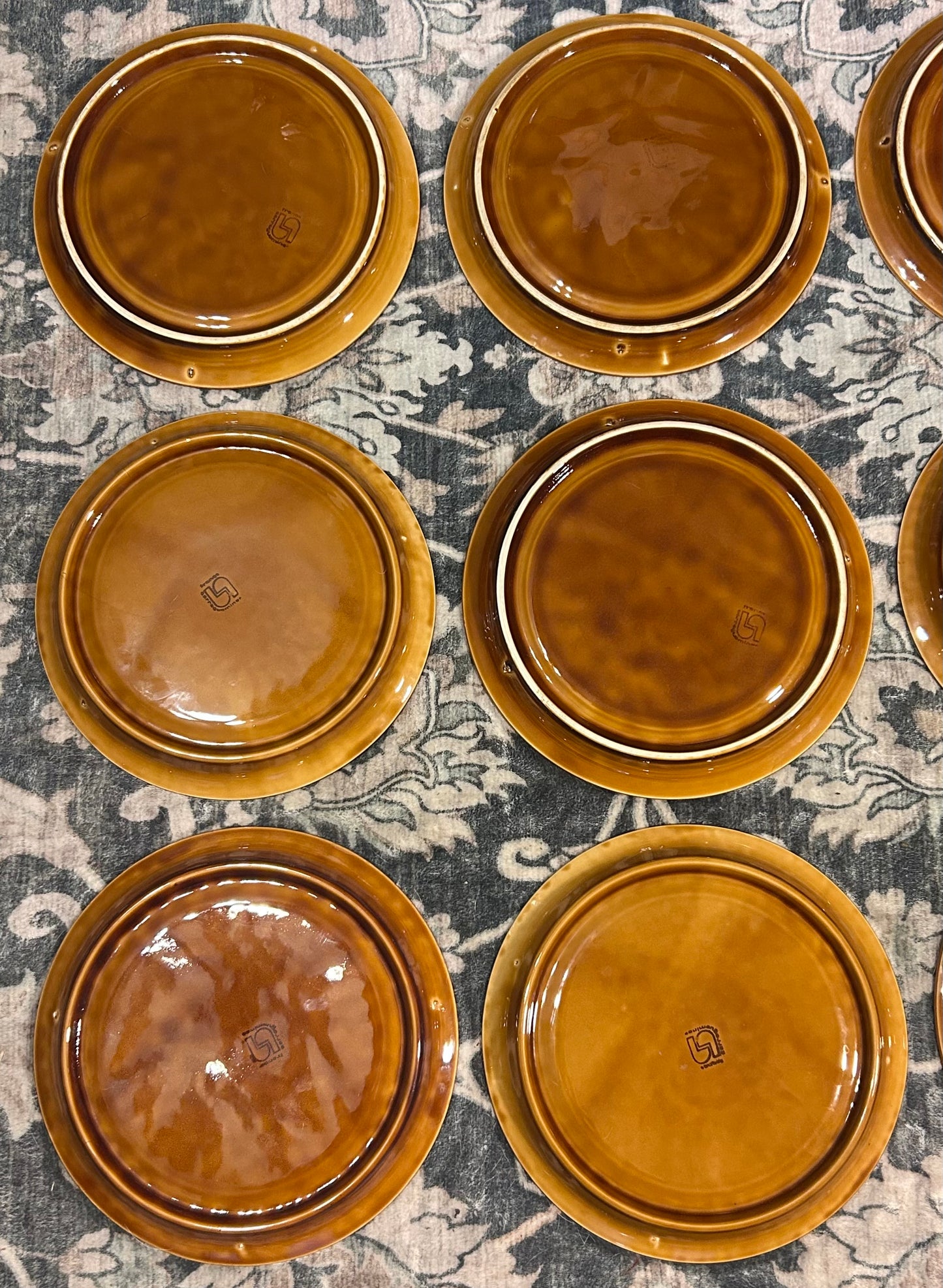 Set of 12 Vintage 1960’s French Sarreguemines Majolica Ceramic La Fondue Divided Plates