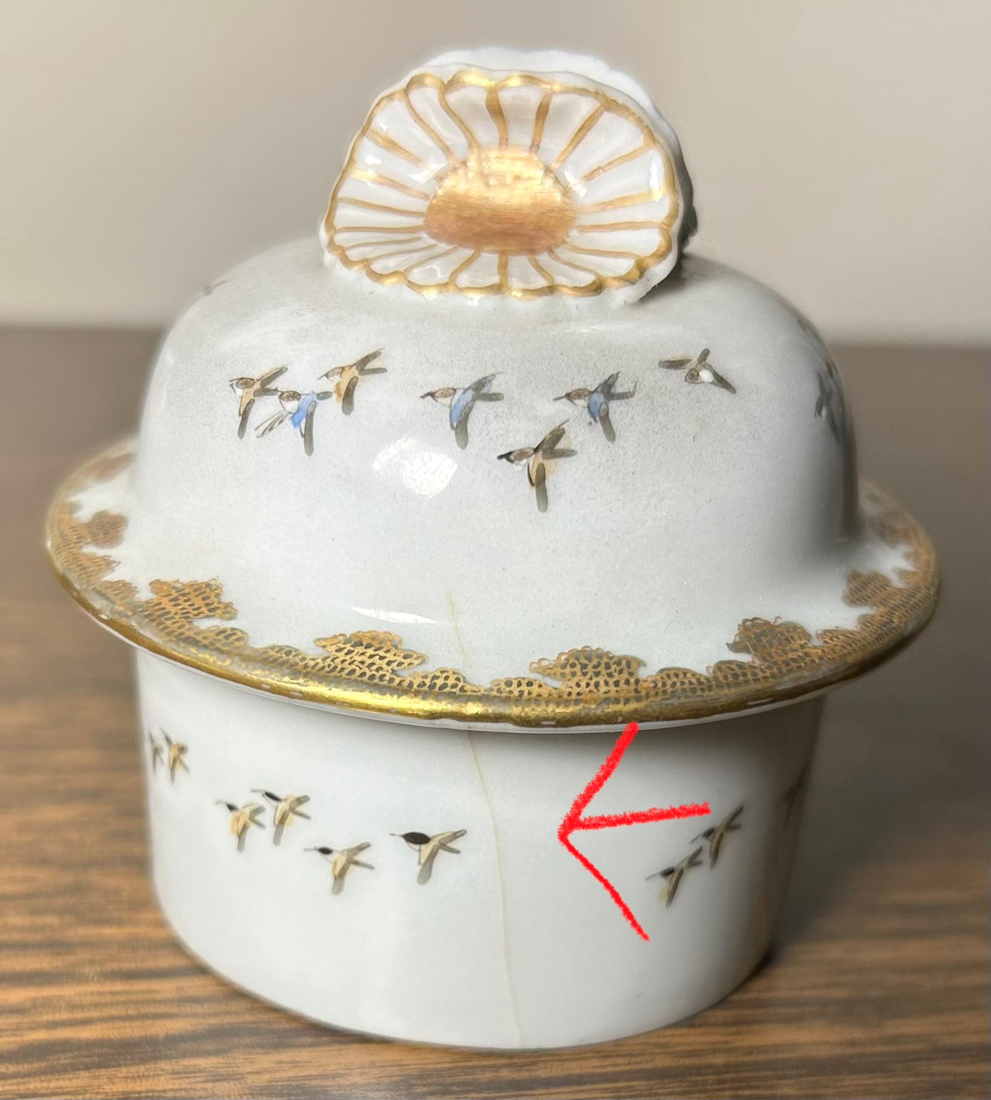 Early 20th Century Japanese Kutani Porcelain Hand-Painted Gilded Chrysanthemum Floral/Mountain Creek Landscape Motifs Teapot and Lidded Sugar Bowl Set (Meiji Period)