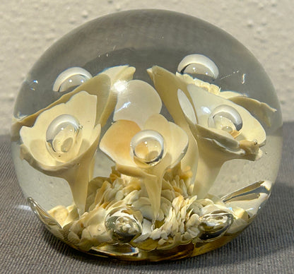 Vintage 1979 American Maude and Bob St. Clair Art Glass Mid Century Modern White Flowers/Controlled Bubbles Paperweight