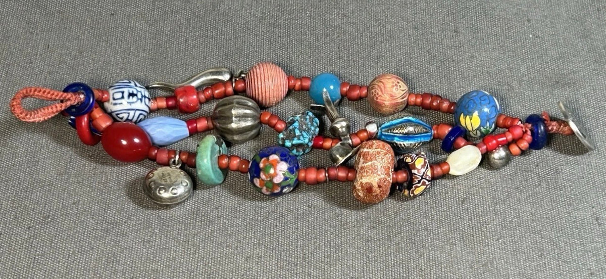 Vintage 1980’s American Beverly E. & Catherine Loane Studio Art Jewelry Boho-Chic Double-Wrap Beaded/Charm Bracelet (California)