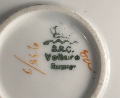 1897-1903 German Victorian Art Nouveau Bauer, Rosenthal, & Co. Porcelain Voltaire Pattern Serving Bowl with Handles