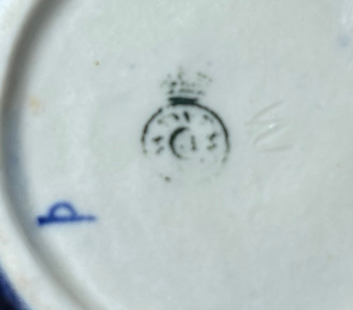 1885 English Victorian Royal Worcester Porcelain Japanesque Style Porcelain Brush Washer Form White/Cobalt Blue Raised Relief Dragon Motif Small Rotund Vase