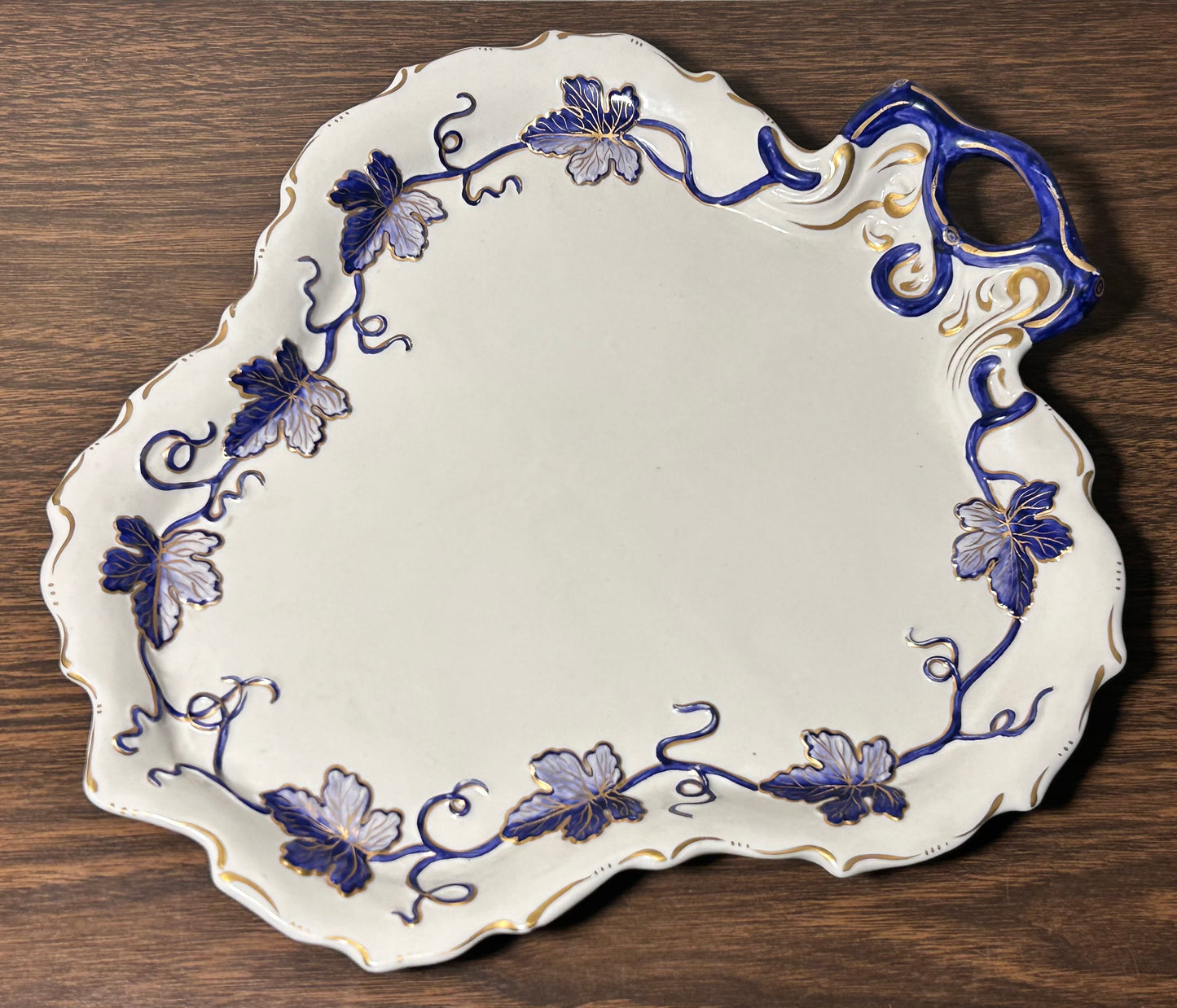 Vintage Mid 20th Century Italian Majolica Revival Style Gilded Cobalt Blue/White Porcelain Six-Piece Coffee Service Set