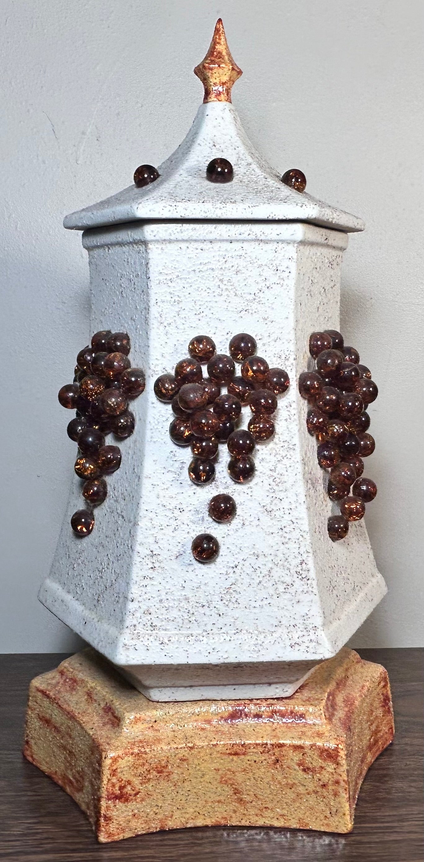 Vintage 1960’s American Mid Century Modern Ceramic/Glass Grape Clusters Pagoda-Style Paneled Table Lamp
