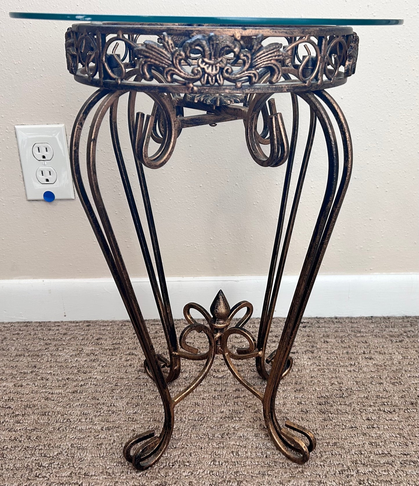 Vintage 1980’s Hollywood Regency Style Collapsible Gilded Wrought Iron Base/Round Glass Top Accent Table