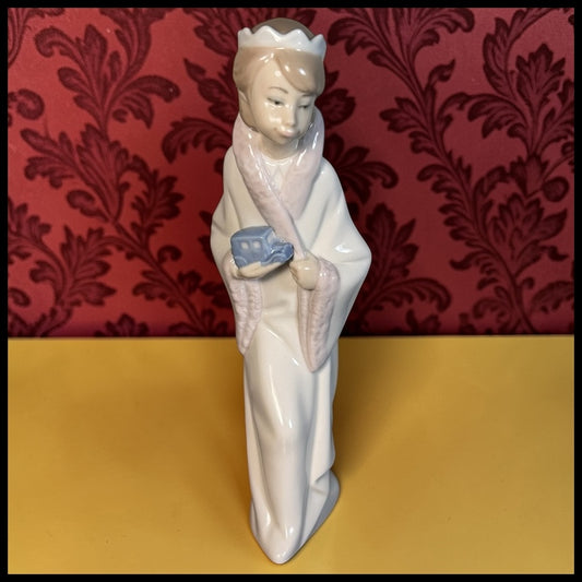 Vintage 1977-1984 Spanish Lladro Porcelain King Gaspar Children’s Nativity Collection Figurine (#4674) (Retired)