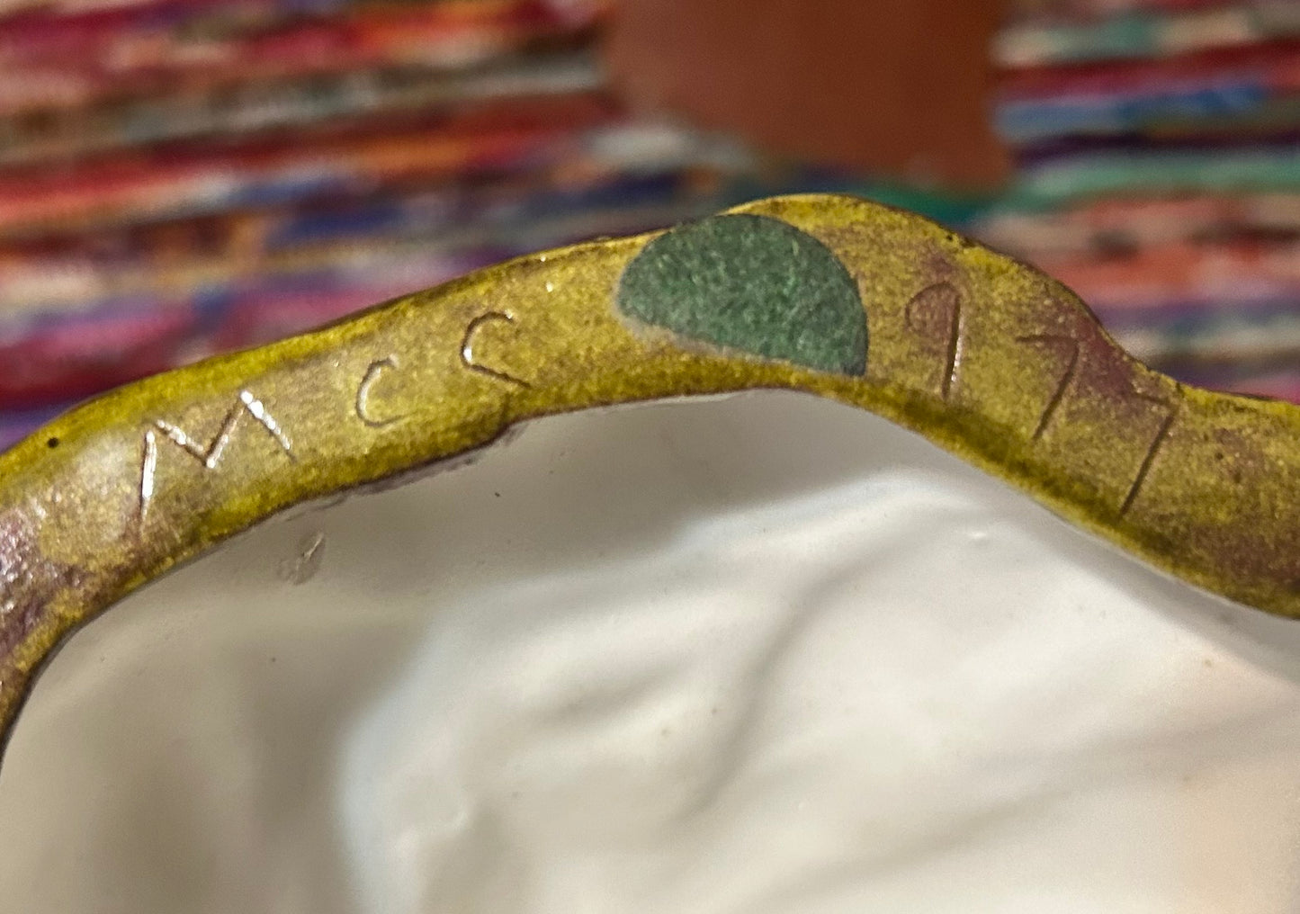 Vintage 1977 American Mid Century Modern Nude Lovers Kissing Olive Green Ceramic Sculpture