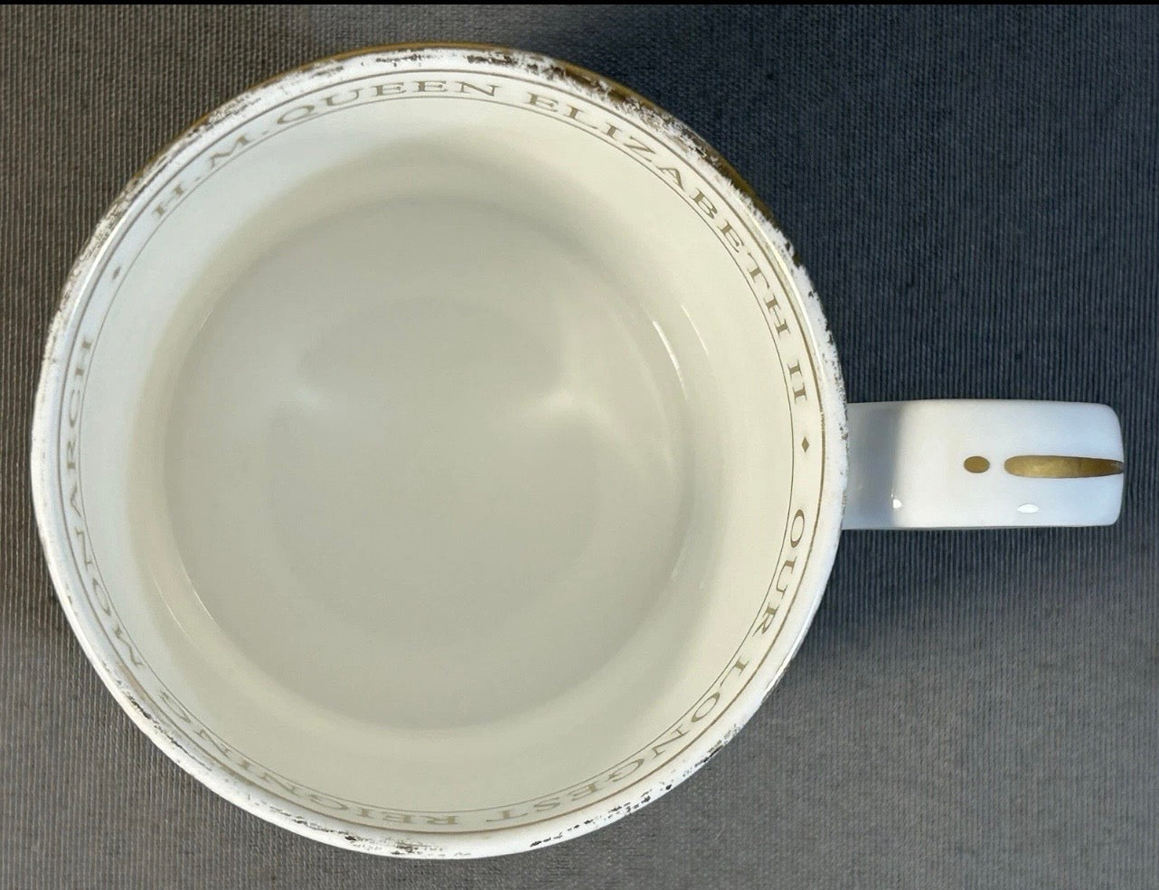2015 English Royal Collection Trust Porcelain Queen Elizabeth II Longest Reigning Monarch Commemorative Mug