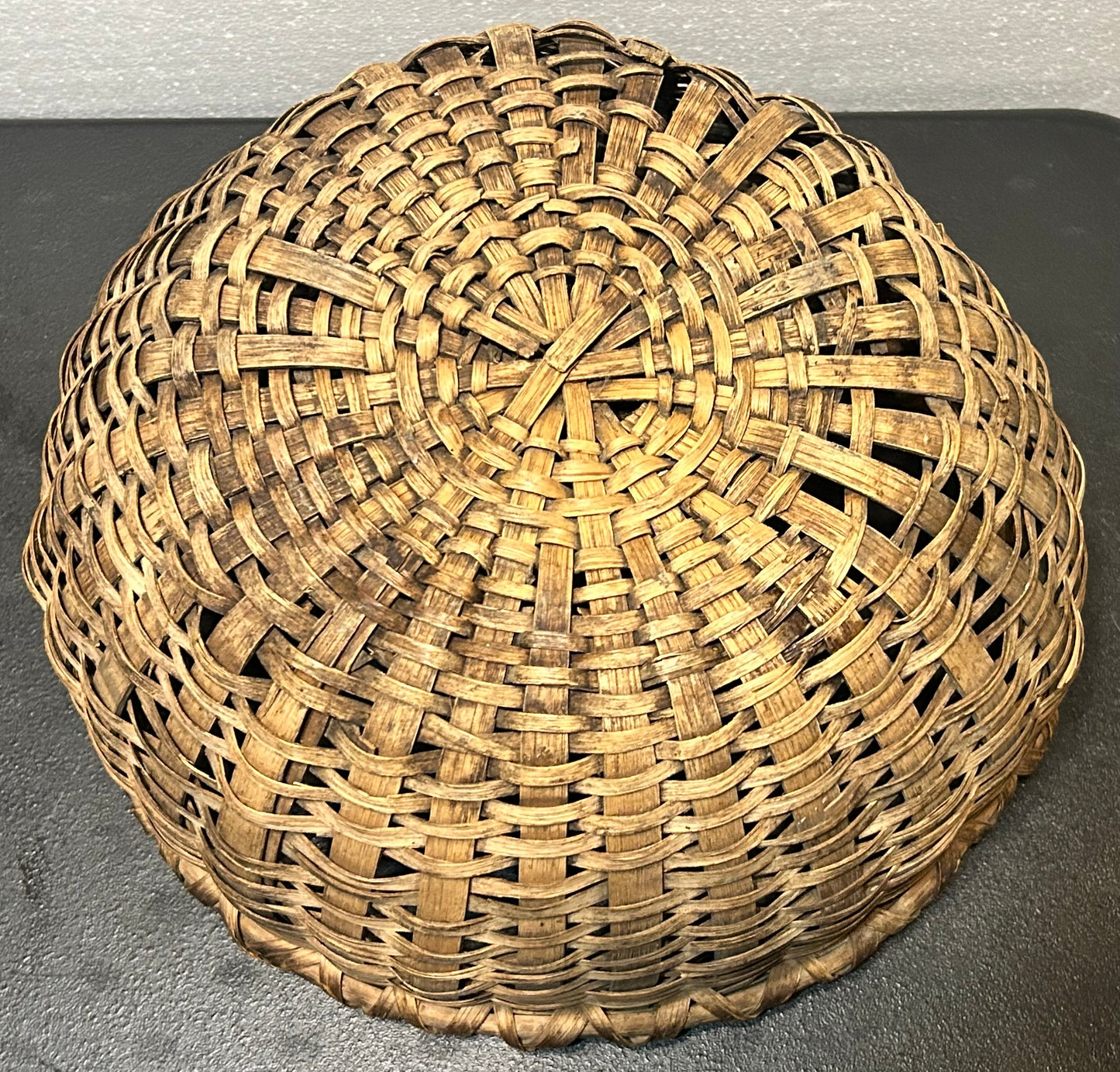 Late 19th Century American Primitive White Oak Splint Wooden Round Basket (Shenandoah Valley Area)