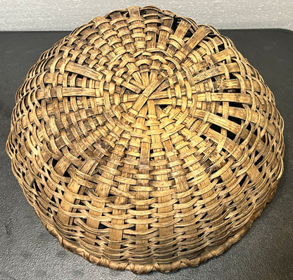 Late 19th Century American Primitive White Oak Splint Wooden Round Basket (Shenandoah Valley Area)