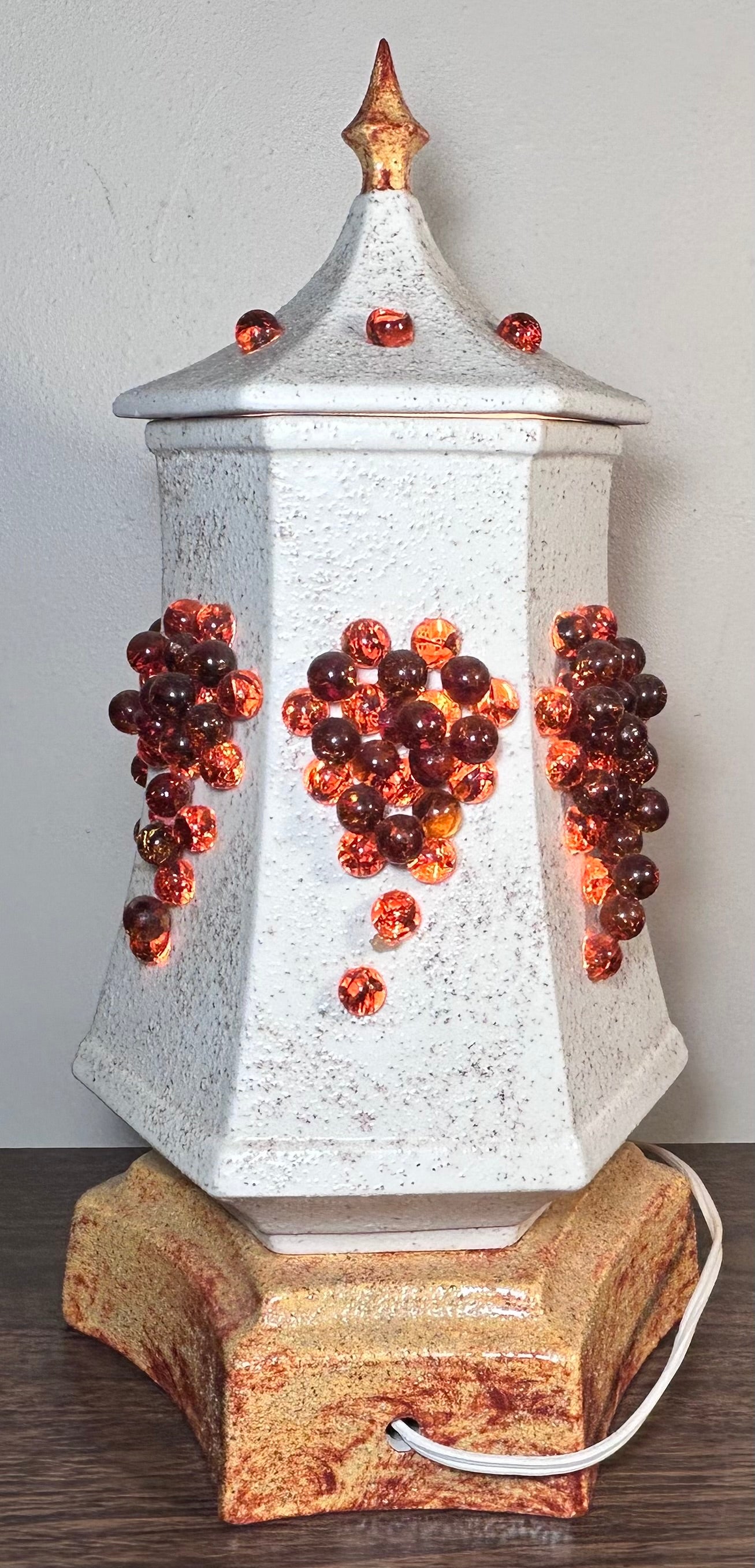 Vintage 1960’s American Mid Century Modern Ceramic/Glass Grape Clusters Pagoda-Style Paneled Table Lamp