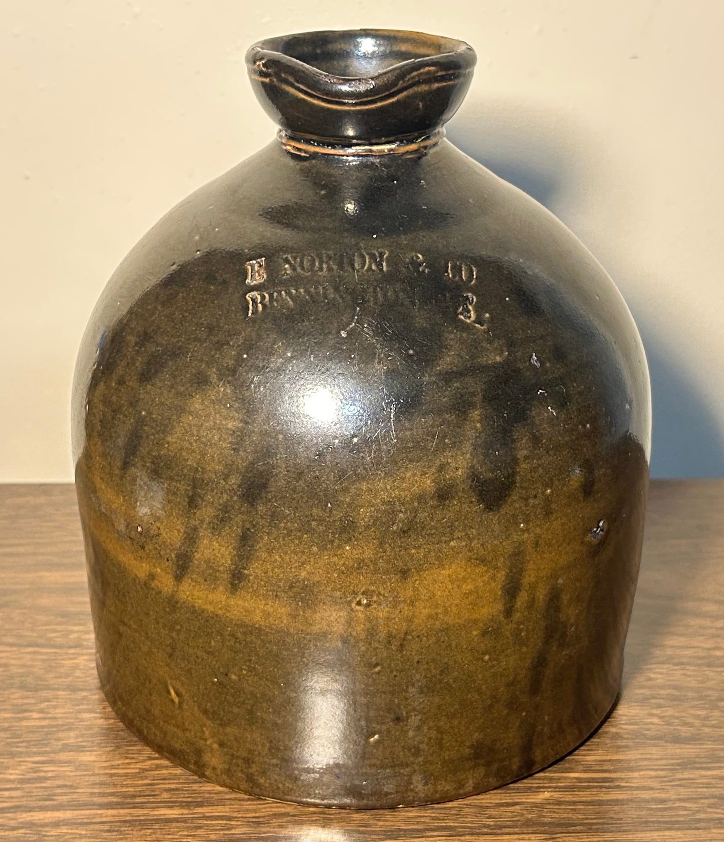 Circa 1883 American Primitive E. Norton & Co. Bennington Vermont Albany Slip Glazed Brown Stoneware Beehive-Form 1 Gallon Jug