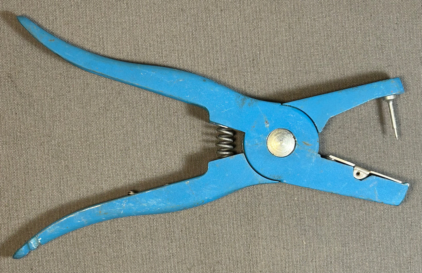 Vintage 1970’s Allflex Delta Plastics Livestock Ear Tag Applicator Tool Made in New Zealand