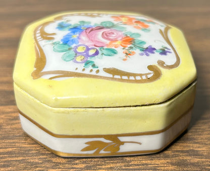Early 20th Century French Limoges Porcelain Hand-Painted Gilded Floral Motifs Octagonal Lidded Trinket Box