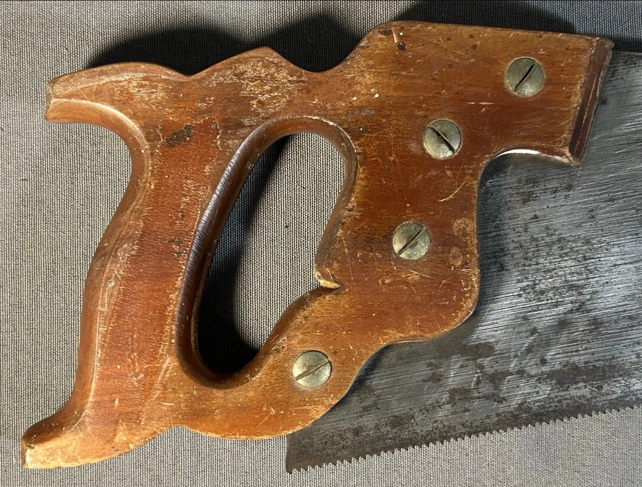 Vintage 1950’s American Henry Disston & Sons 20-Inch Chrome-Nickel Alloy Steel Metal Blade/Carved Applewood Wheat Design Handle D-23 Model Panel Saw with Medallion