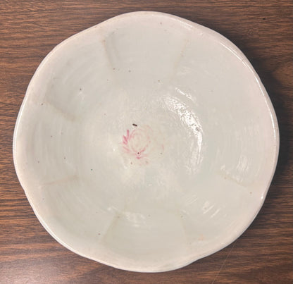 Circa 1900 Chinese Export Porcelain Hand-Painted Floral/Foliate Motifs Flared Rim Footed Bowl (Qing Dynasty)