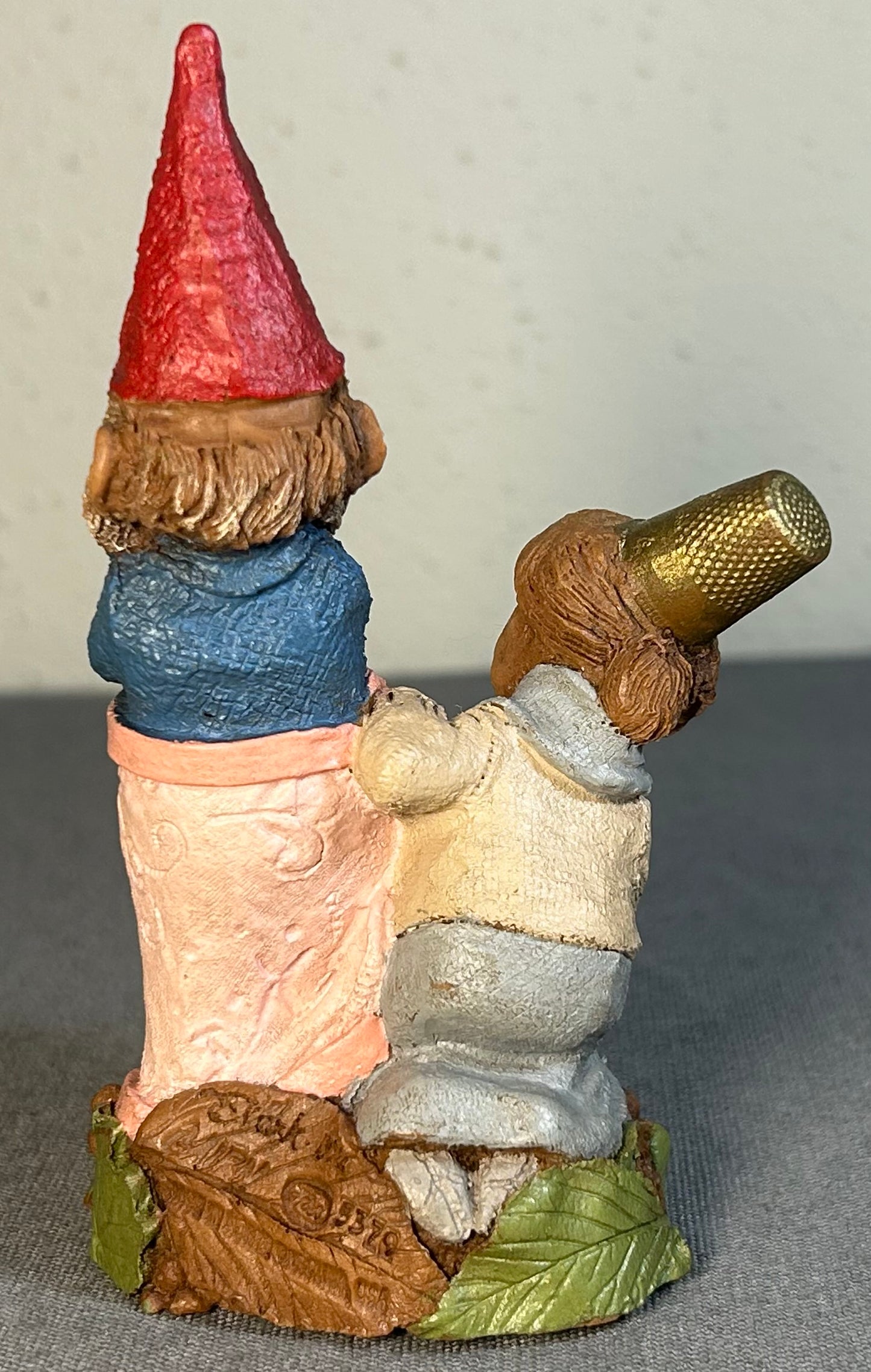 Vintage 1998 American Tom Clark Hem & Her Resin Thimble Gnome Figurine with Story Card