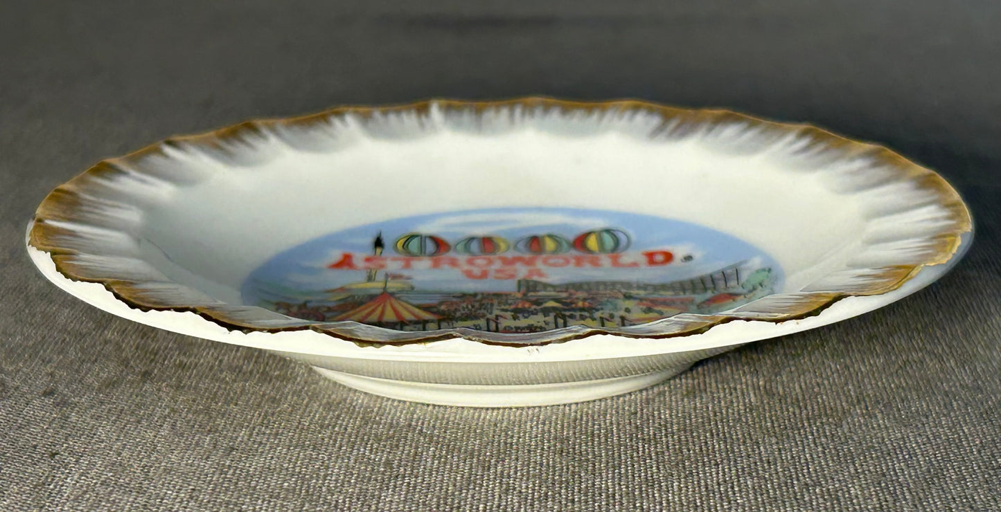 Vintage 1970’s Astroworld USA Country Fair Souvenir Ceramic Round Trinket Dish Made in Japan