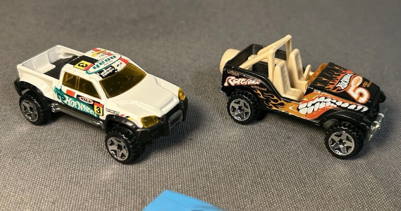 Lot of 7 Hot Wheels Cars