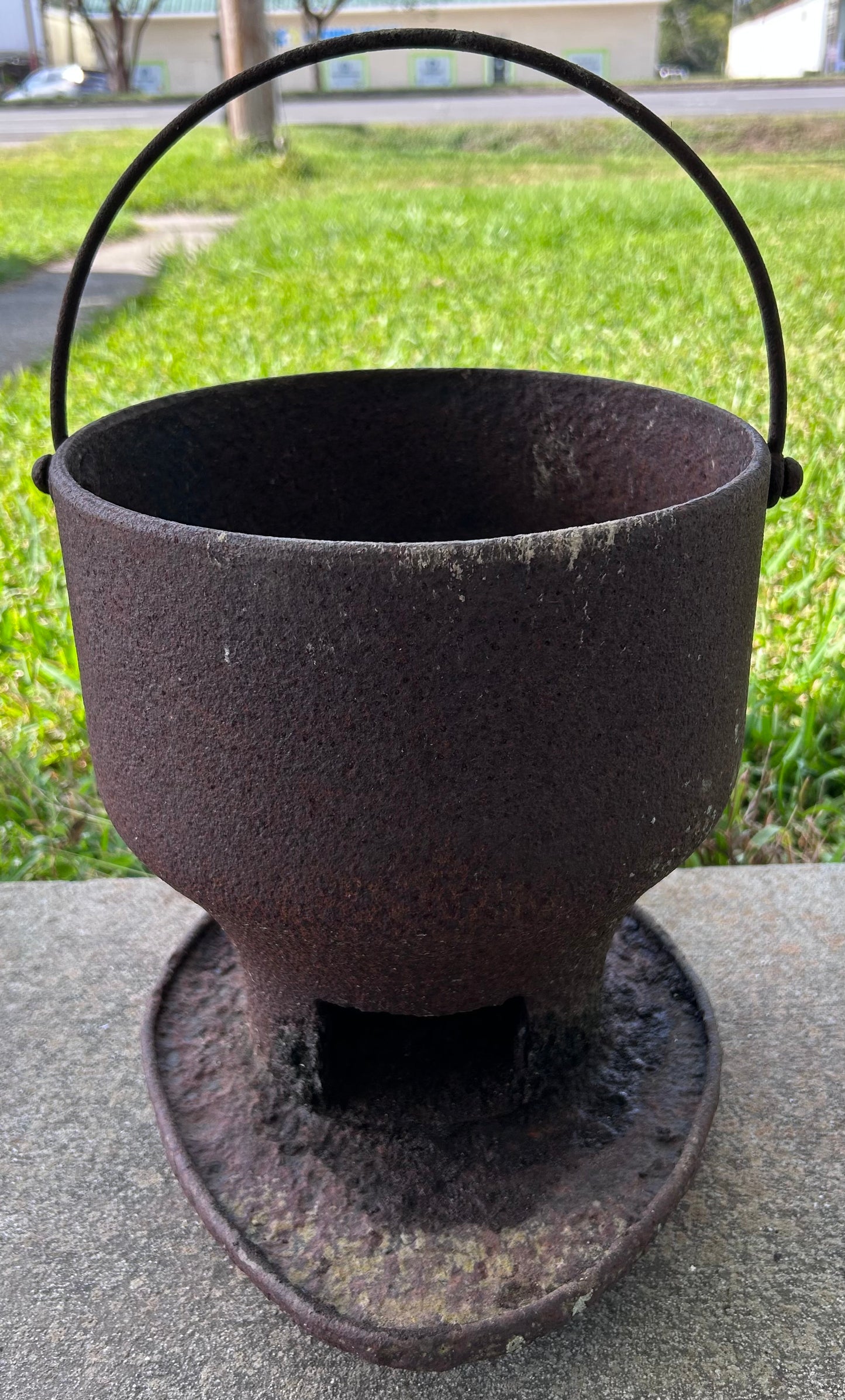 Mid to Late 19th Century American Primitive Cast Iron Brazier with Tripod Stand and Bail Handle