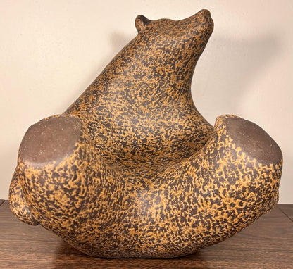 Vintage John H. Seymour Modernist Mottled Brown Stoneware Ceramic Large Sitting Bear Sculpture (20th Century)