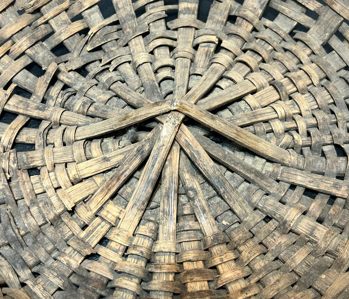 Late 19th Century American Primitive White Oak Splint Wooden Round Basket (Shenandoah Valley Area)