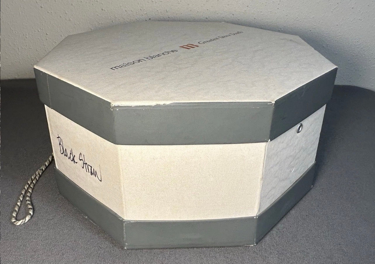 Vintage 1970’s American Maison Blanche Career Collection Women’s Black Fine Straw Cloche Hat and Box