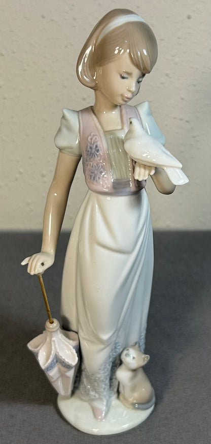 Vintage 1991 Spanish Lladro Porcelain Summer Stroll Figurine (#7611) (Retired)