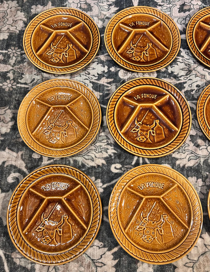 Set of 12 Vintage 1960’s French Sarreguemines Majolica Ceramic La Fondue Divided Plates