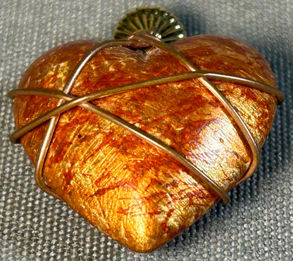 Vintage American Handcrafted Mottled Metallic Texture Plastic/Wire Wrapped Puffy Heart Pendant (20th Century)