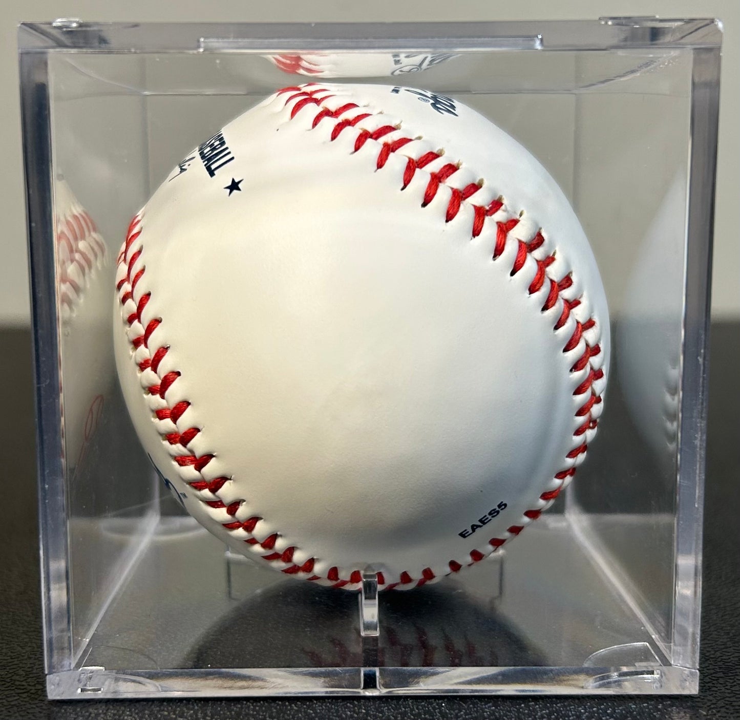 2009 Los Angeles Dodgers Souvenir Rawlings Major League Baseball in Acrylic Display Case