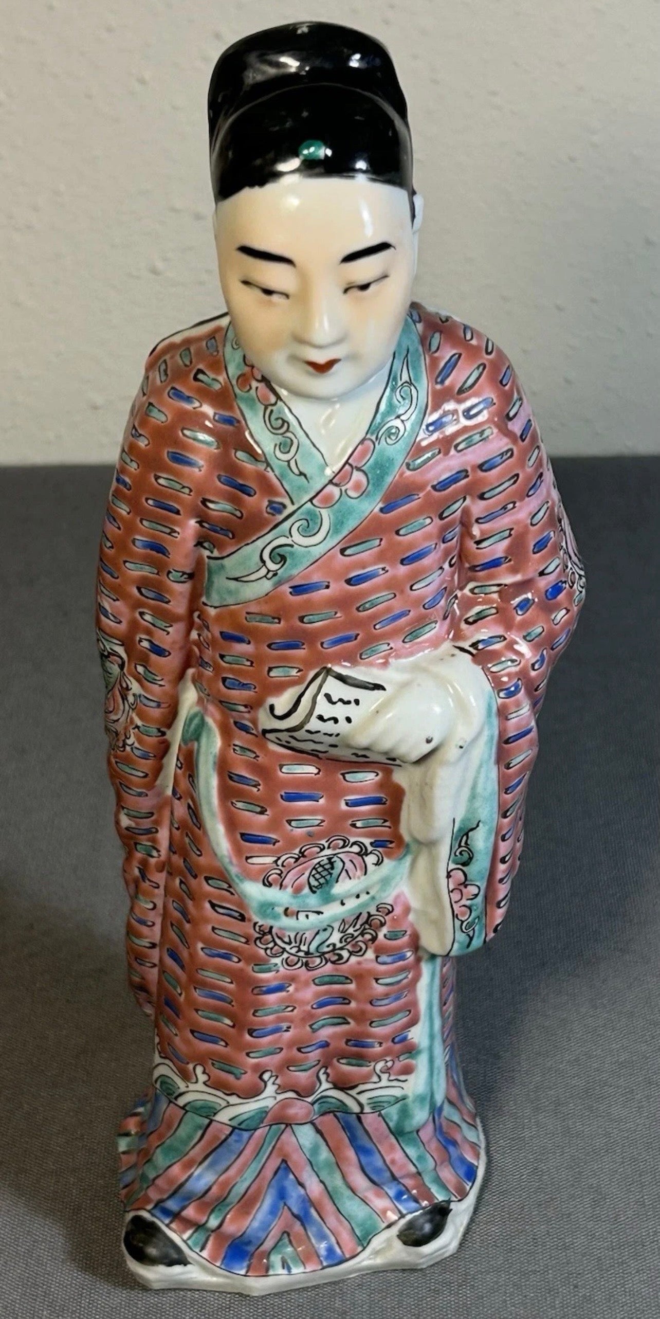 1920’s Chinese Jingdezhen Famille Rose Export Porcelain Scholar Figurine (Early Republic Period)