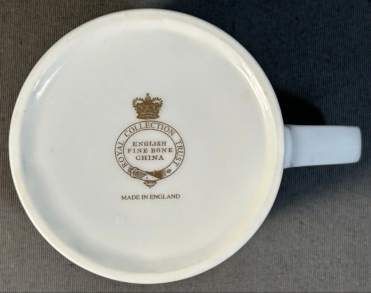 2013 English Royal Collection Trust Bone China Queen Elizabeth II Diamond Jubilee Coronation Anniversary Commemorative Mug