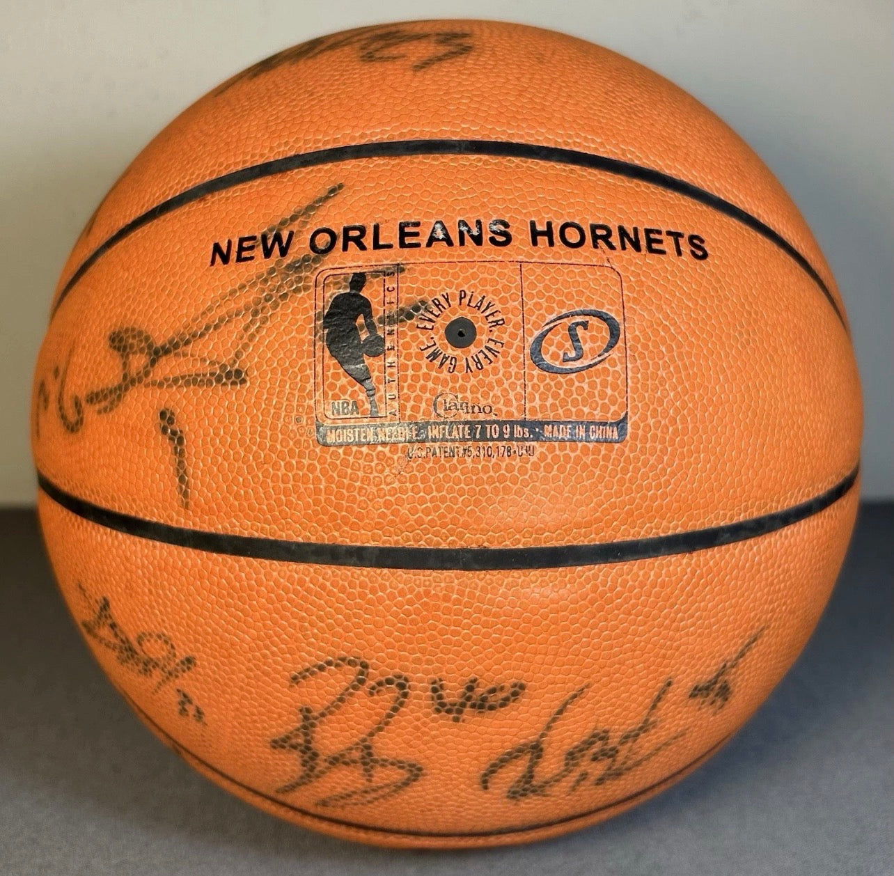2008-2009 New Orleans Hornets Team Signed Spalding Official Game Basketball