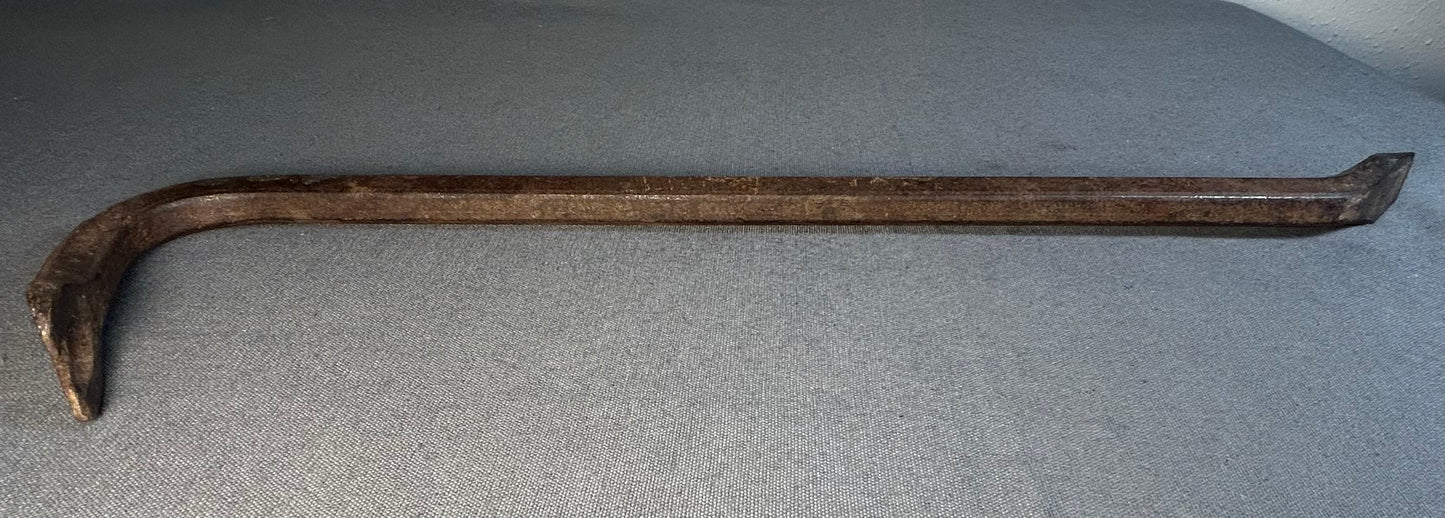 Circa 1900 American Primitive Hand-Forged Wrought Iron Gooseneck Wrecking Pry Bar