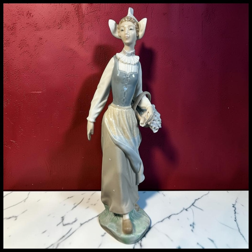Vintage 1970’s Spanish Lladro Porcelain Genteel Dutch Girl with Flower Basket Figurine (Retired)