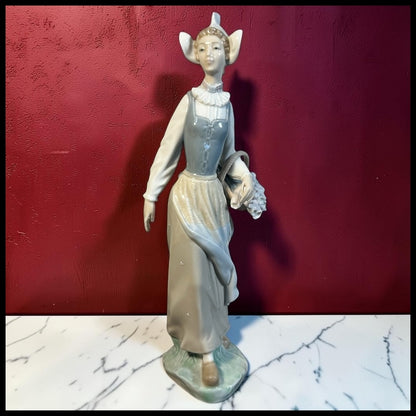 Vintage 1970’s Spanish Lladro Porcelain Genteel Dutch Girl with Flower Basket Figurine (Retired)