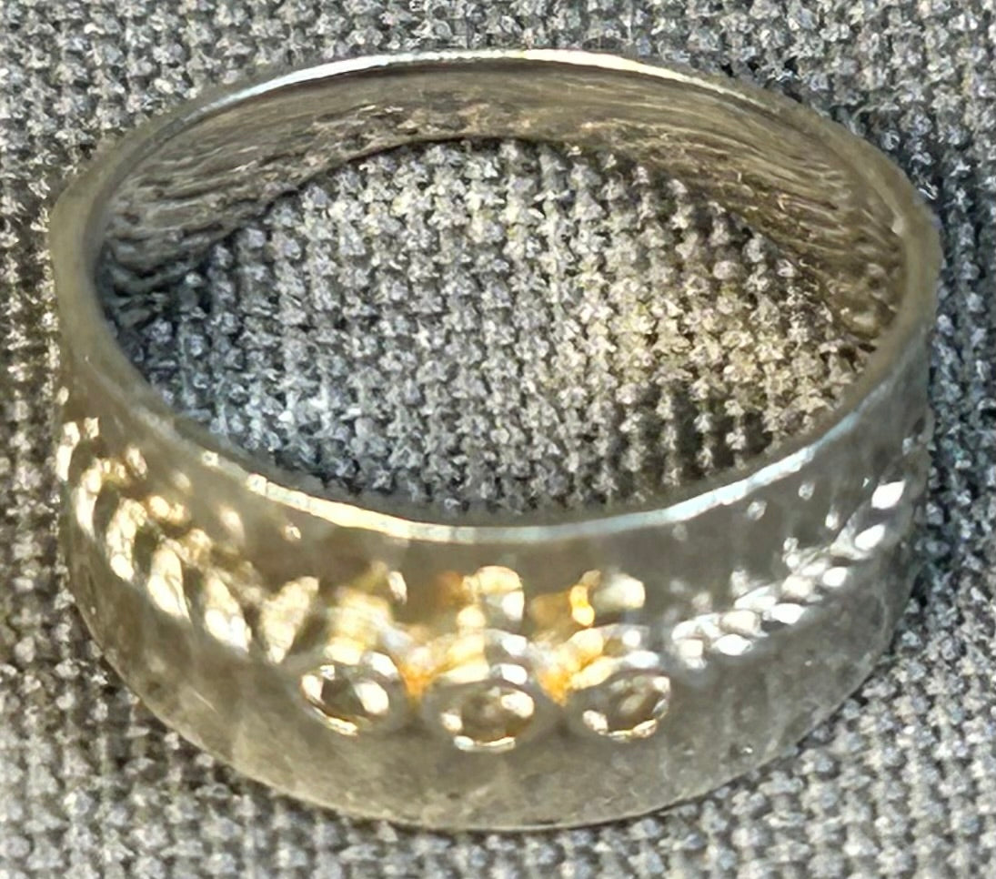 Yellowgold Inc. 925 Sterling Silver/Cubic Zirconia Hammered Band Ring (Size 7)