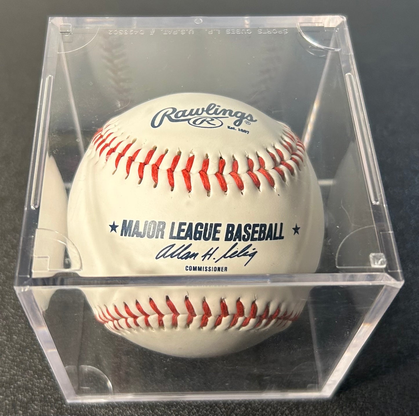2009 Los Angeles Dodgers Souvenir Rawlings Major League Baseball in Acrylic Display Case