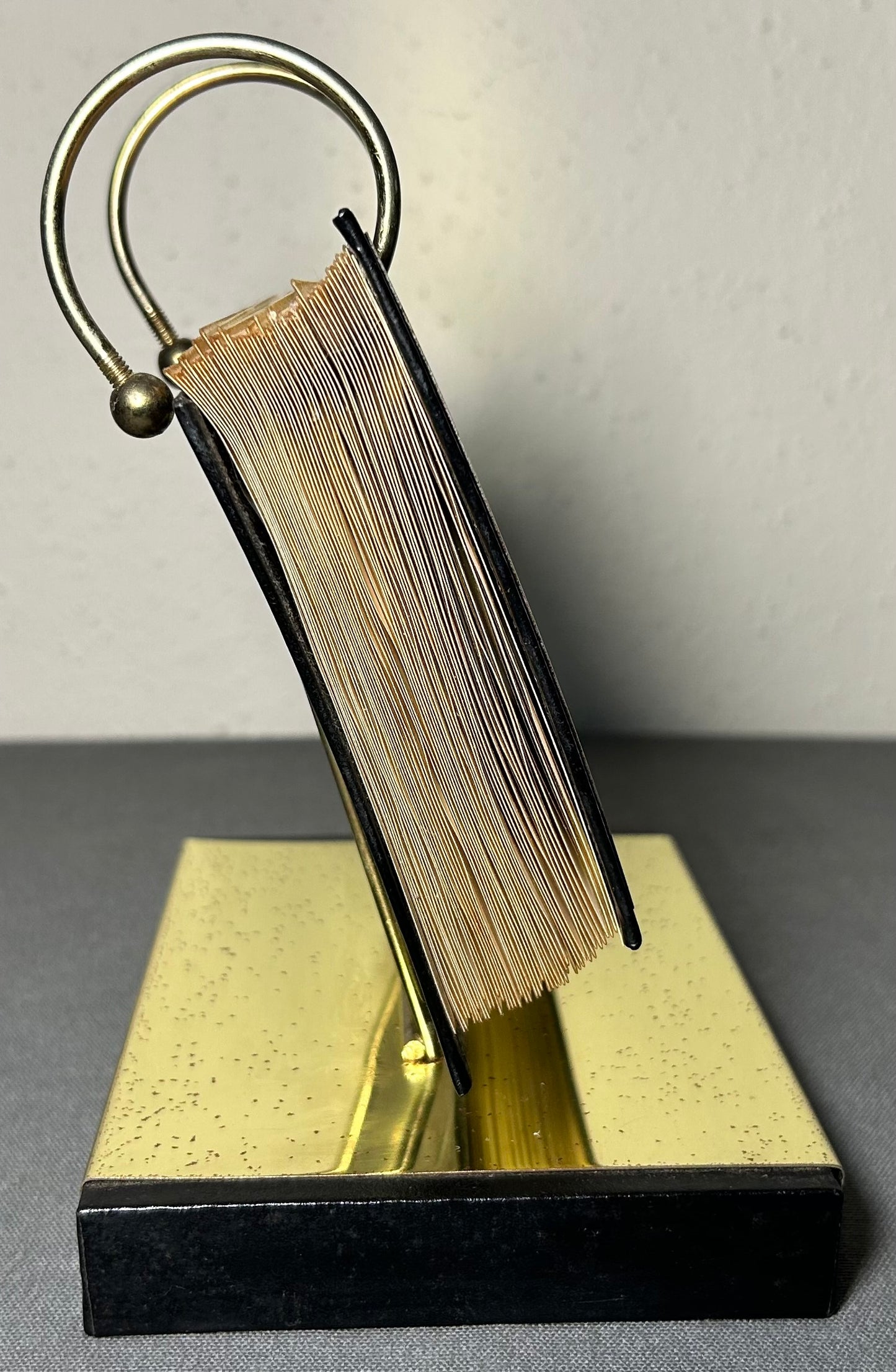 Vintage 1960’s American Hollywood Regency A & M Leatherlines Speckled Brass Photosphere 100 Flip Photo Album