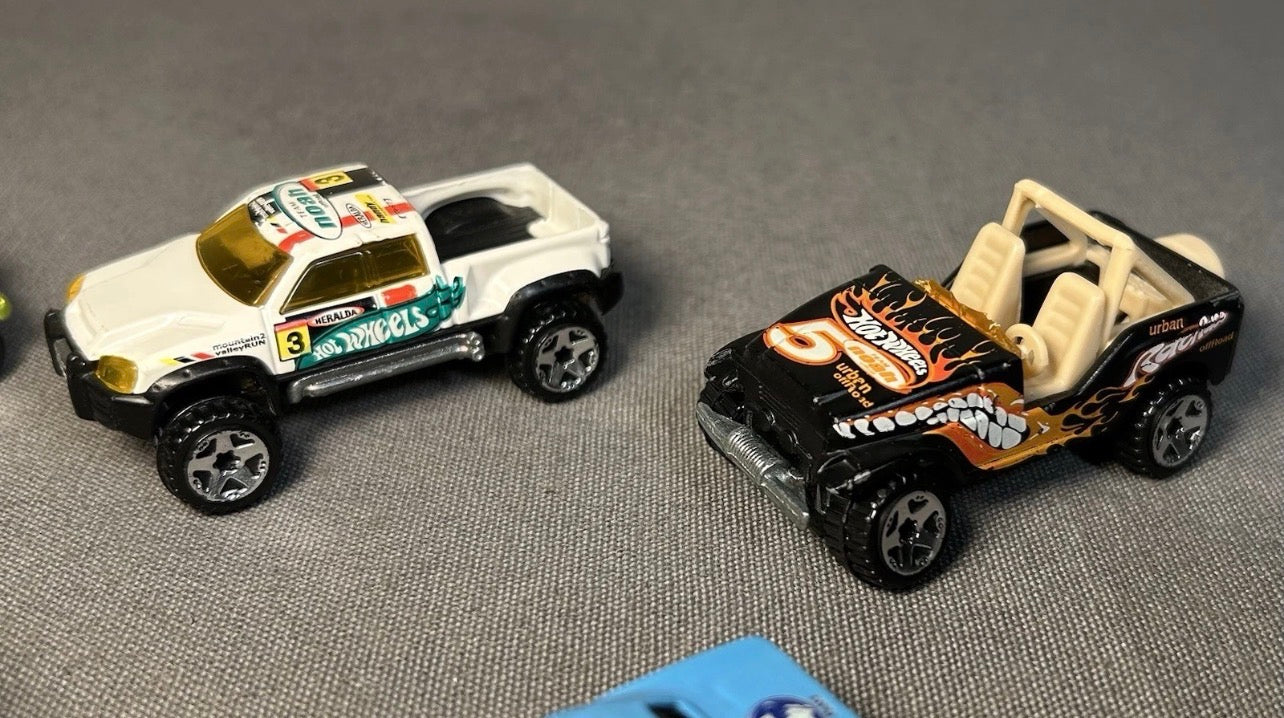 Lot of 7 Hot Wheels Cars