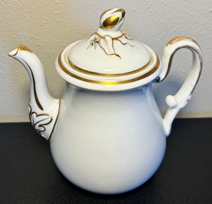 Late 19th Century French Haviland Limoges Rococo Revival Old Paris Porcelain Gilded Hand-Painted Flower Bud Finial Lid/Acanthus Leaf Motif Spout Coffee Pot