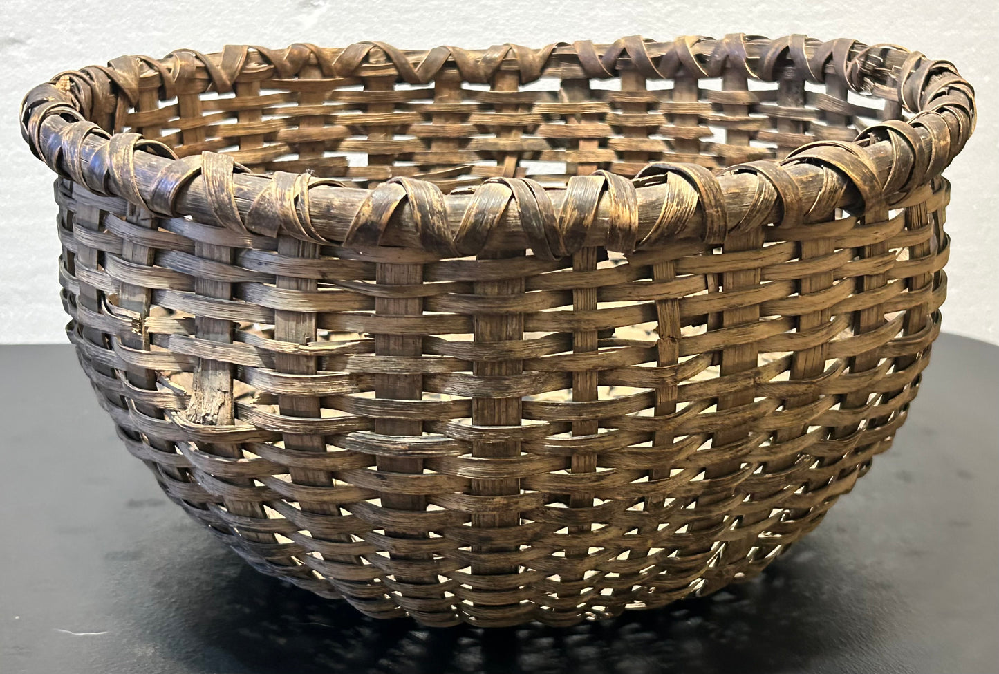 Late 19th Century American Primitive White Oak Splint Wooden Round Basket (Shenandoah Valley Area)