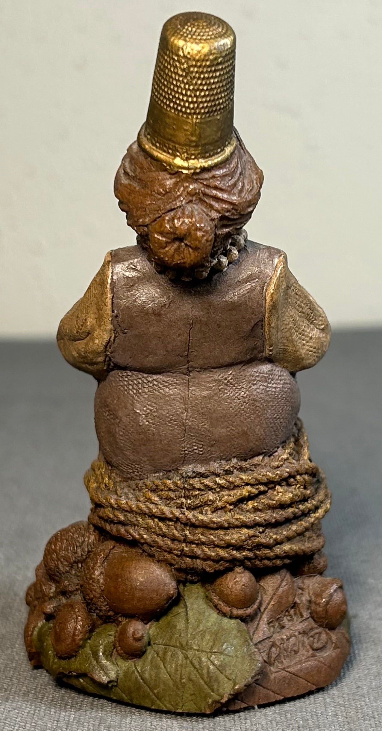 Vintage 1992 American Tom Clark Pearl Resin Thimble Gnome Figurine with Story Card