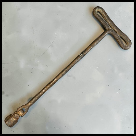Early 20th Century American Ford Drop-Forged Steel T-Handle Swivel Universal Joint Socket Wrench